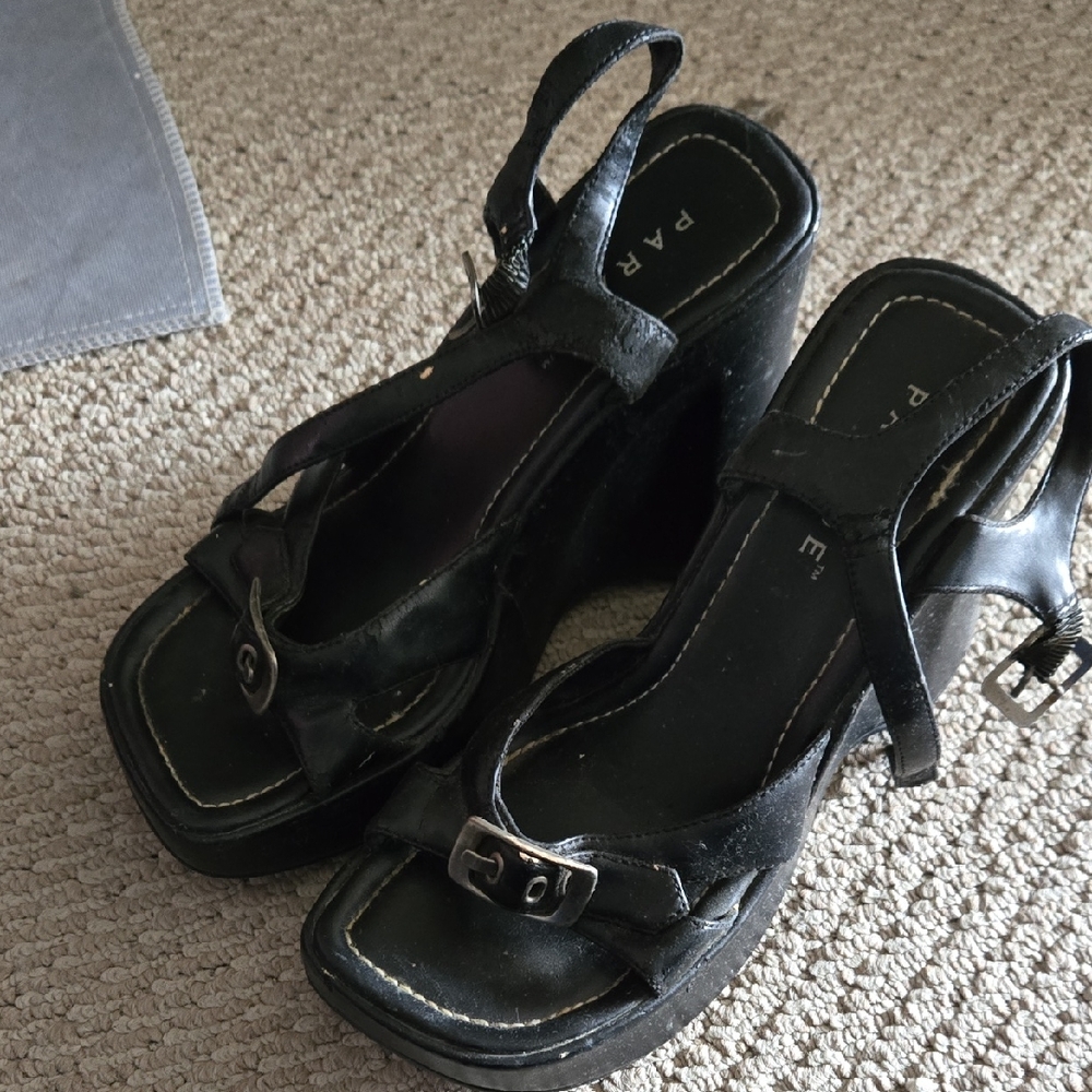 Chic Black Platform Sandals